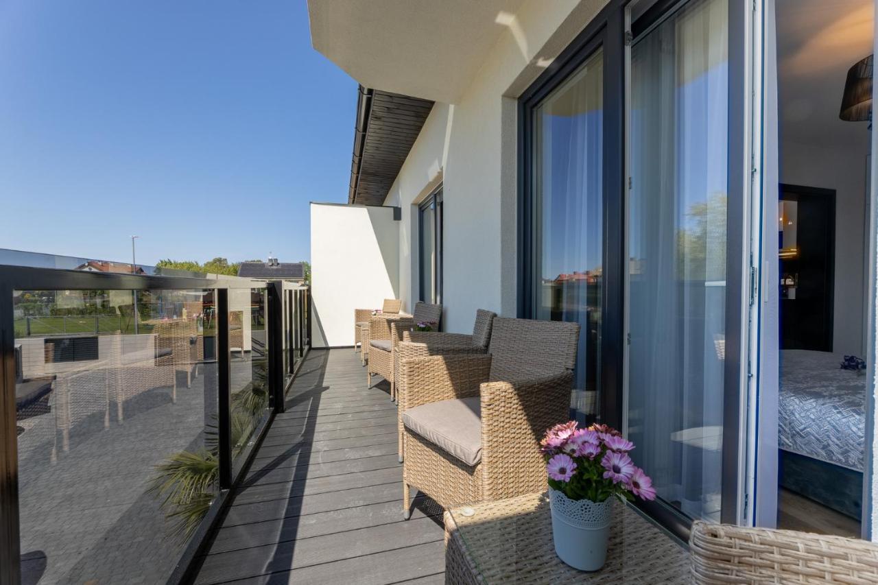Sunrise Apartaments Luxury Рови Екстер'єр фото